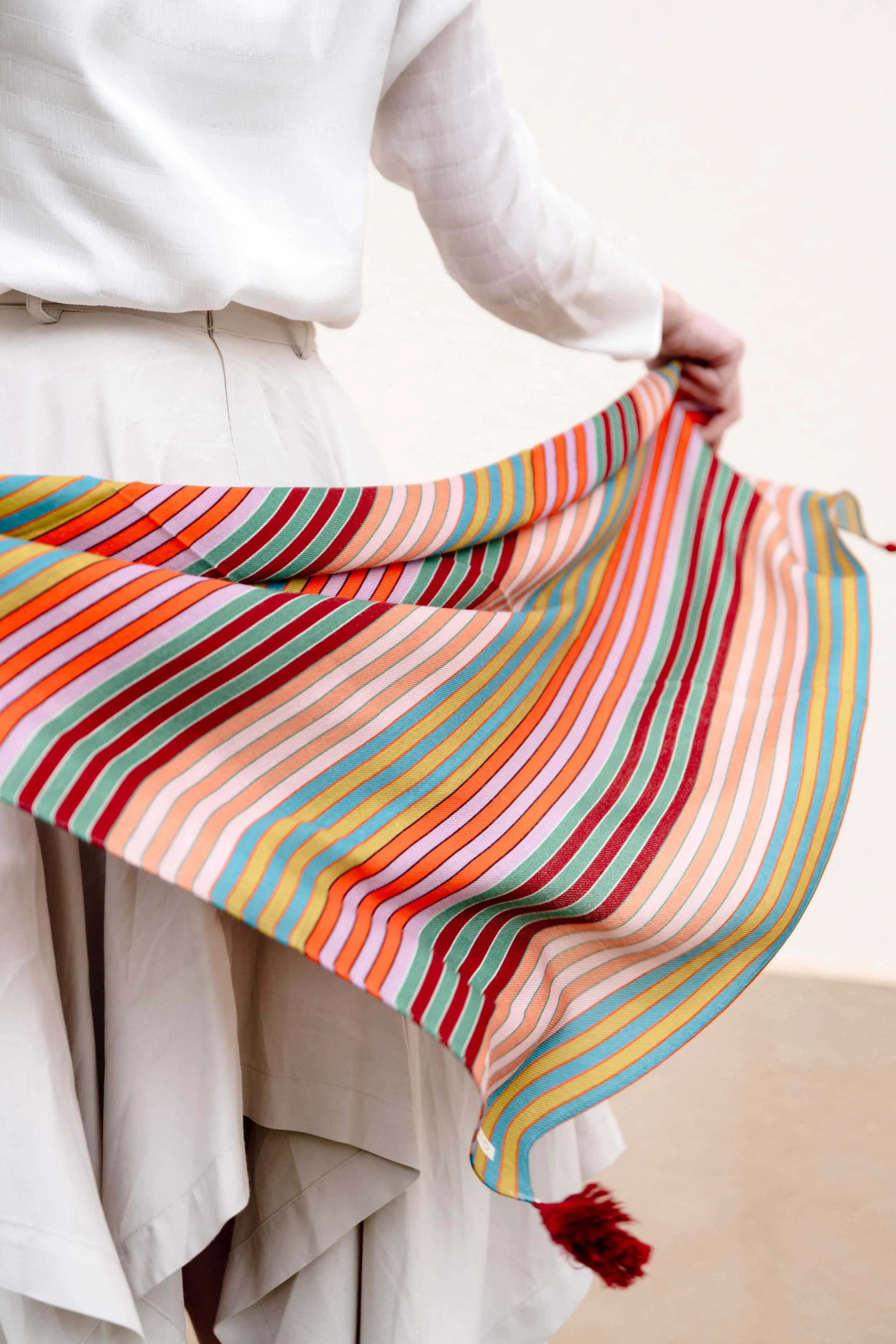 Alpha Studio Memphis Eclectic Stripe 90 Square